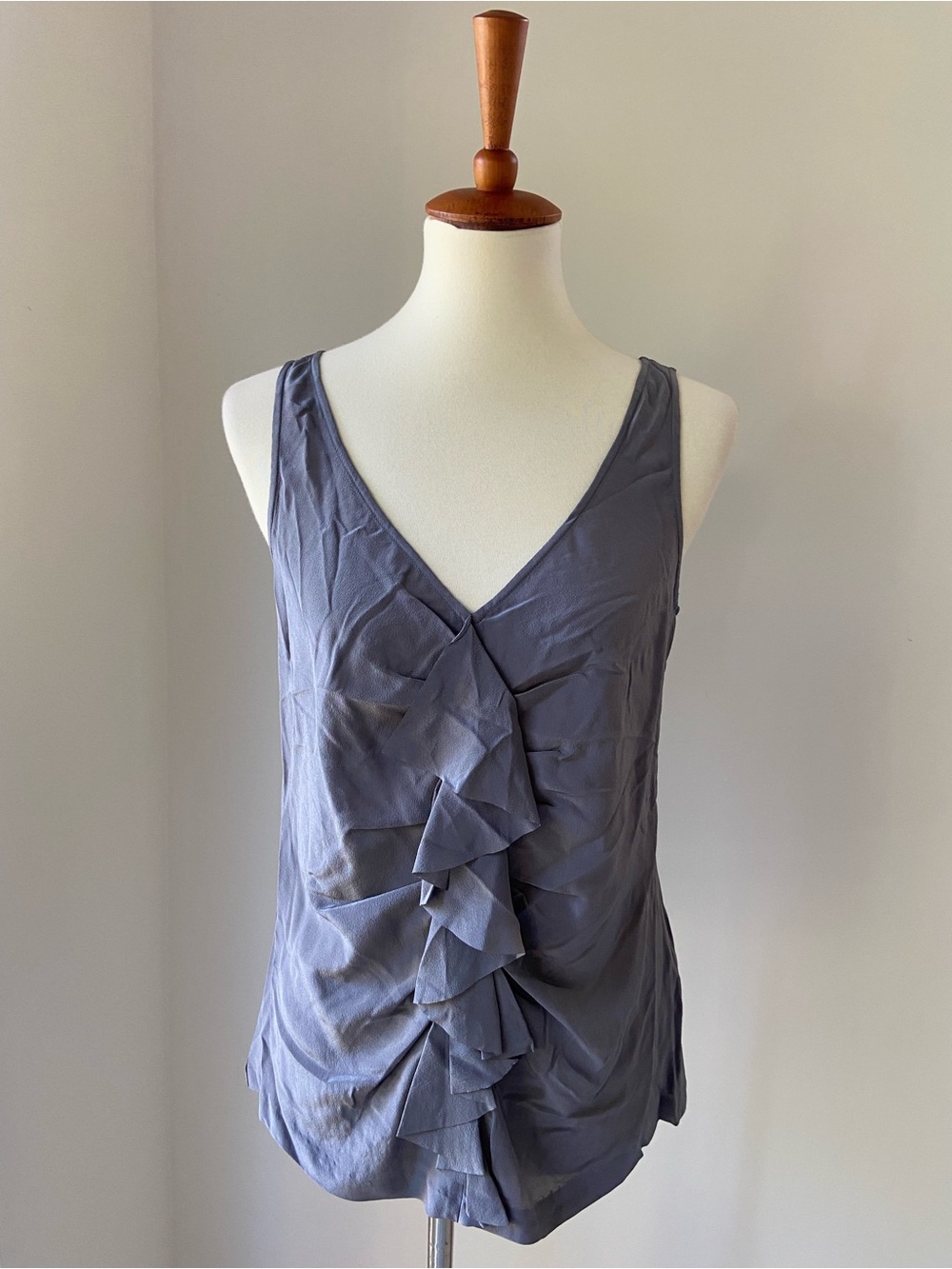 NWT Women's Silk V-Neck Ruffle Front Sleeveless Top